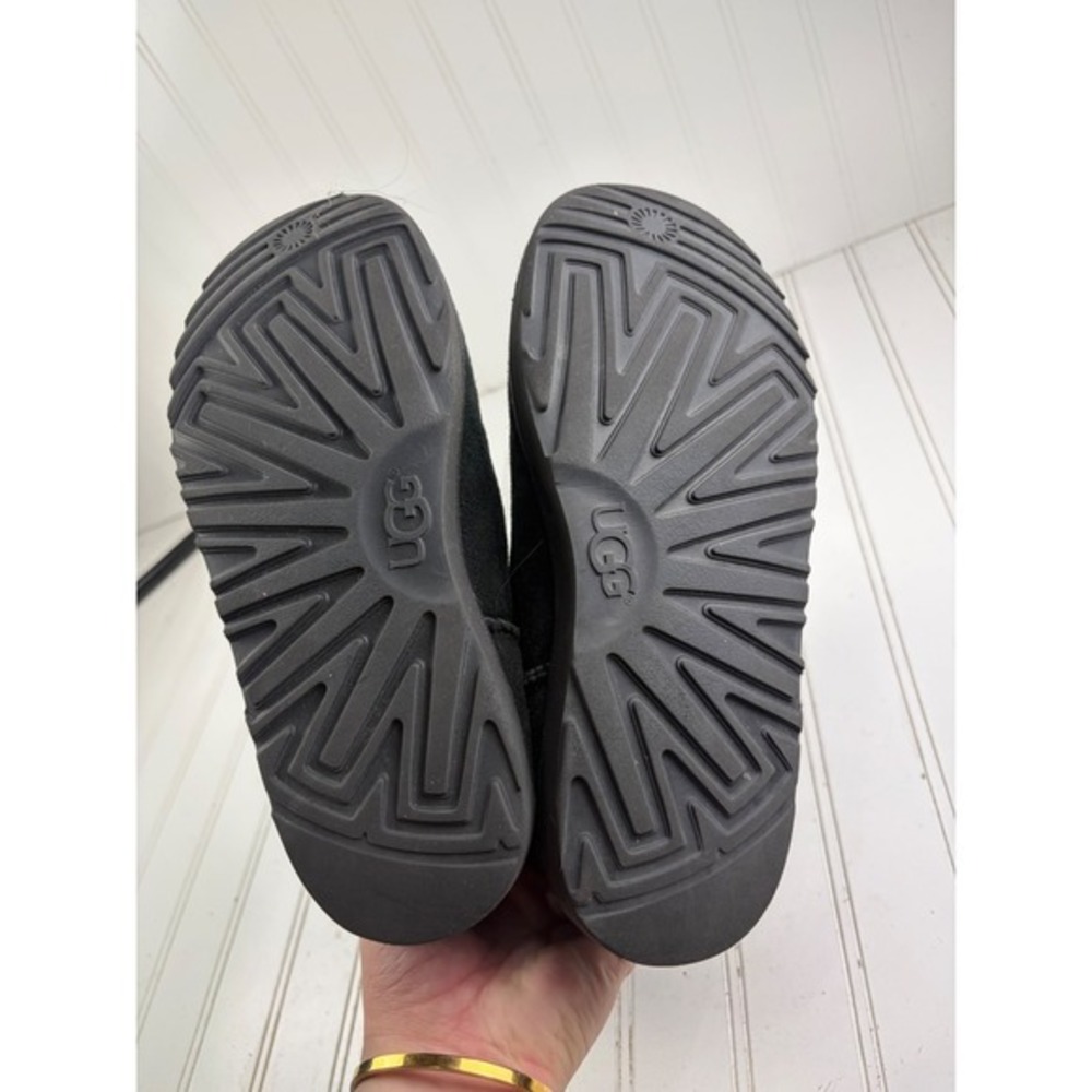 UGG Classic Short II Black Suede Sheepskin Boots Women's Size 6.5 - Picture 6 of 12